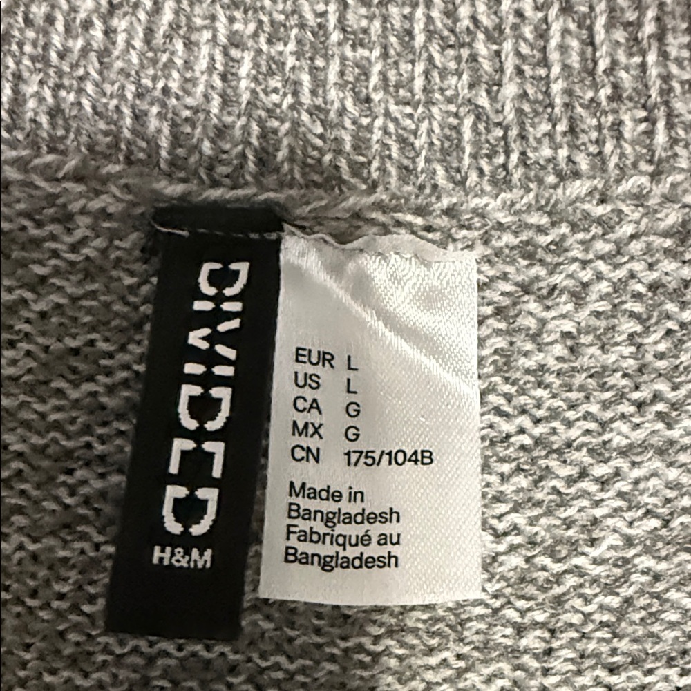 H&M Light Gray Ribbed Knit Sweater - Picture 2 of 2